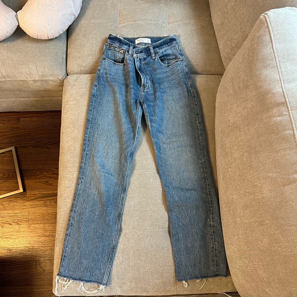 Abercrombie 90’s Straight Ultra High Rise